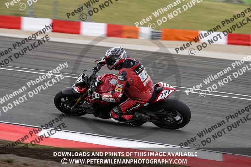 cadwell no limits trackday;cadwell park;cadwell park photographs;cadwell trackday photographs;enduro digital images;event digital images;eventdigitalimages;navarra;no limits trackdays;peter wileman photography;racing digital images;trackday digital images;trackday photos